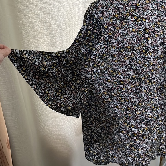 LOFT floral mixed media short-sleeved ruffled sleeve blouse XL - Picture 6 of 7